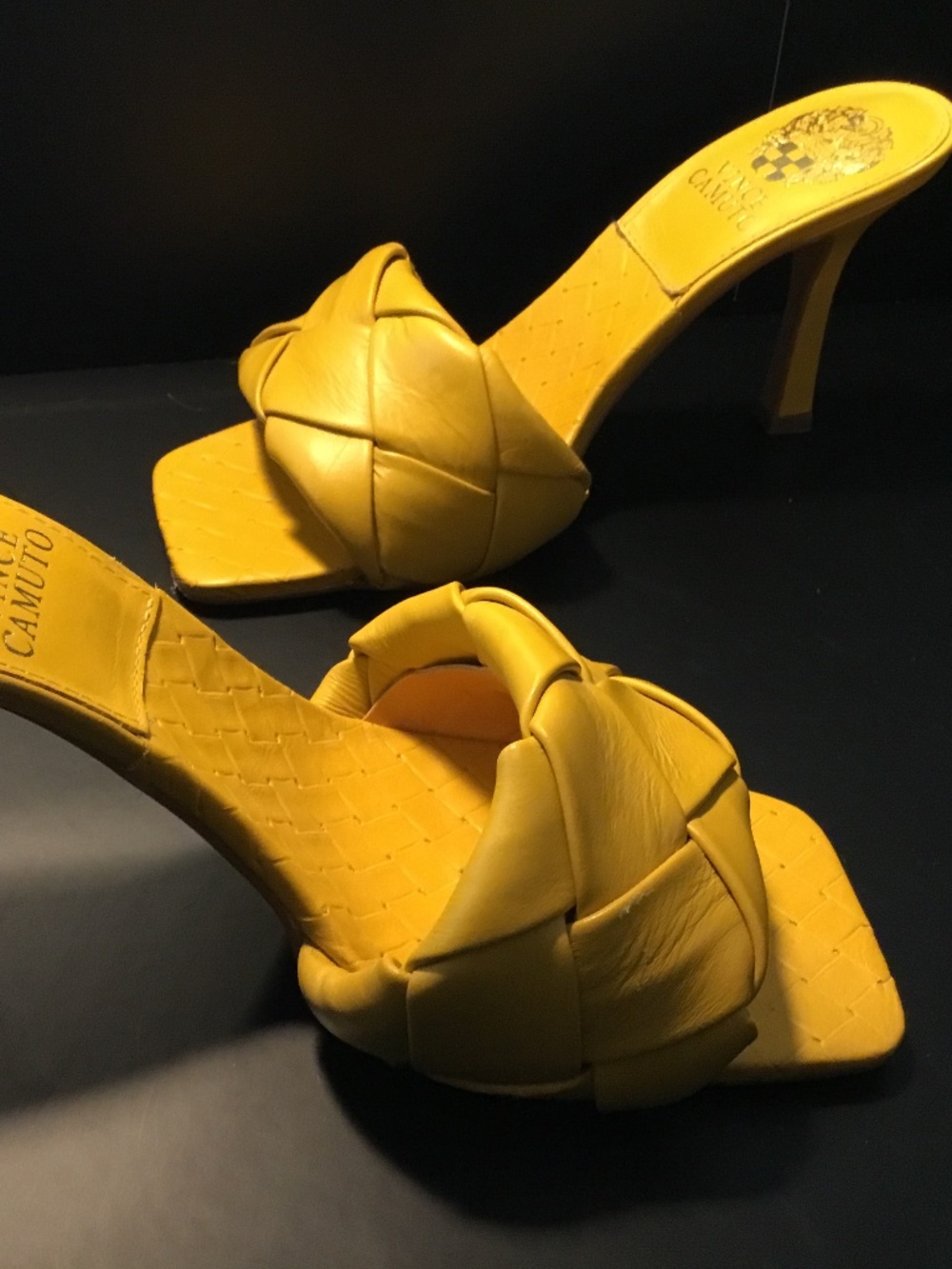 VINCE CAMUTO -BRELANIE BRAIDED STRAP SANDALS